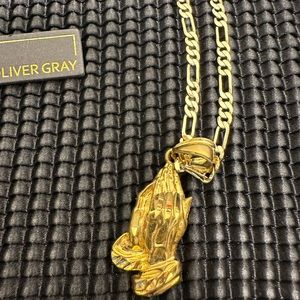 🆕Oliver Gray 18KT Gold Plated Prayer Hands Necklace